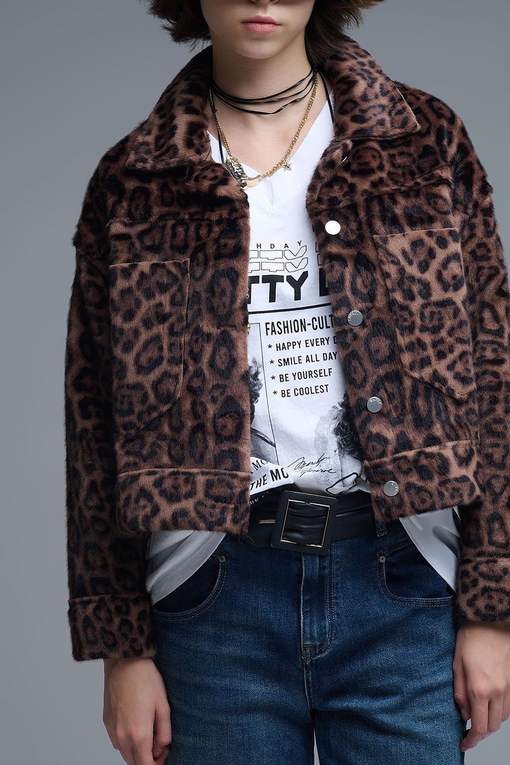Cropped button-up faux fuzzy jacket in bold leopard print