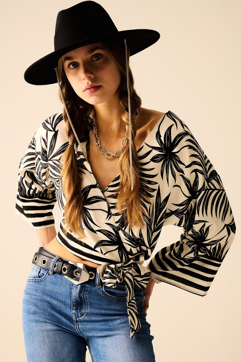 Q2 Cropped Top In White With Tropical Motif in Black