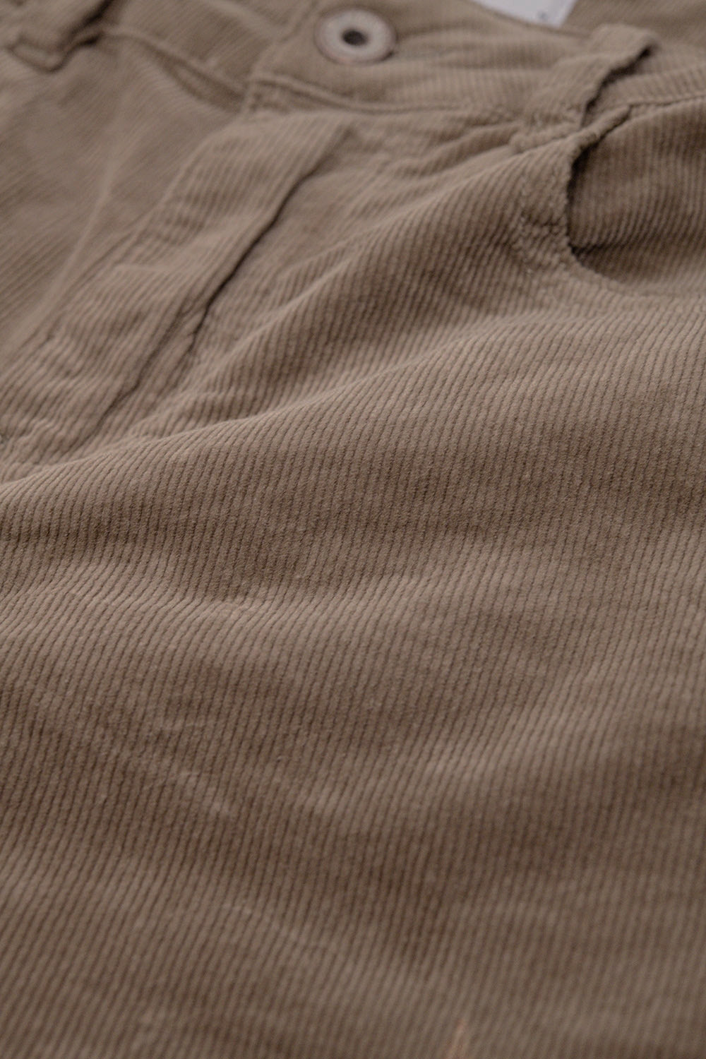 Donkerbeige corduroy flared broek met luipaardprint aan de onderkant