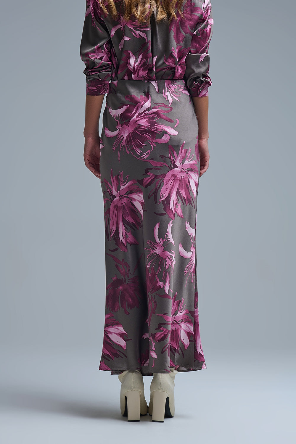 Elegant Floral Midi Skirt made in satin grey