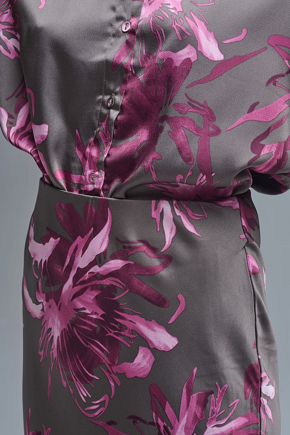 Elegant Floral Midi Skirt made in satin grey