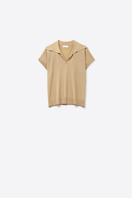 Q2 Fine Knit Polo-Style Short Sleeve Top in Camel