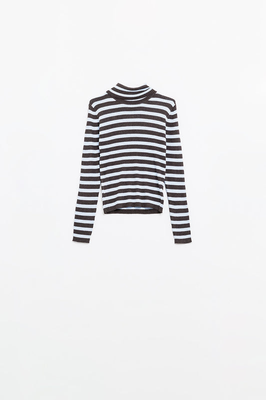 Q2 Fine knit wool sweater with blue and brown stripes