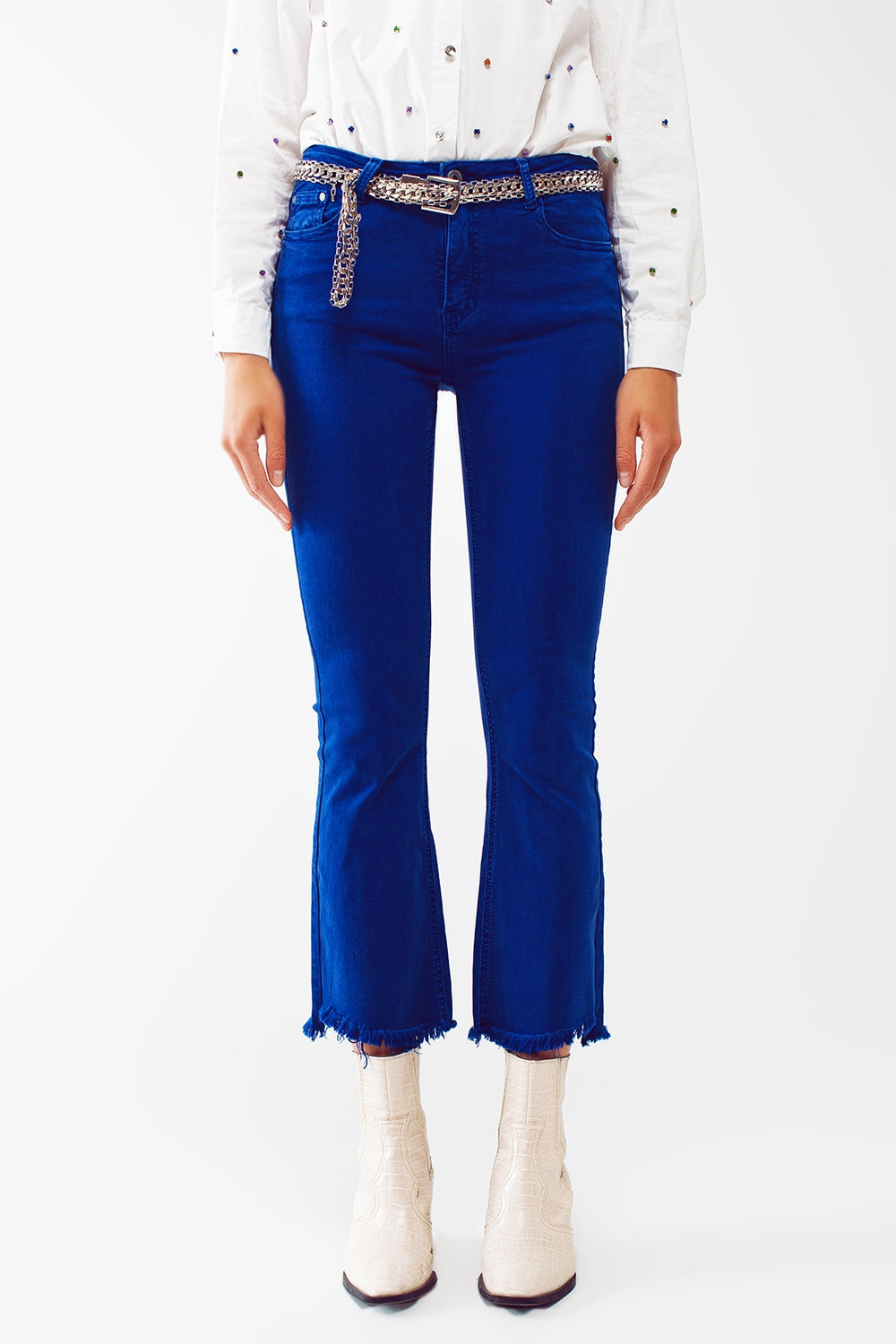 Q2 Flare jeans with raw hem edge in blue