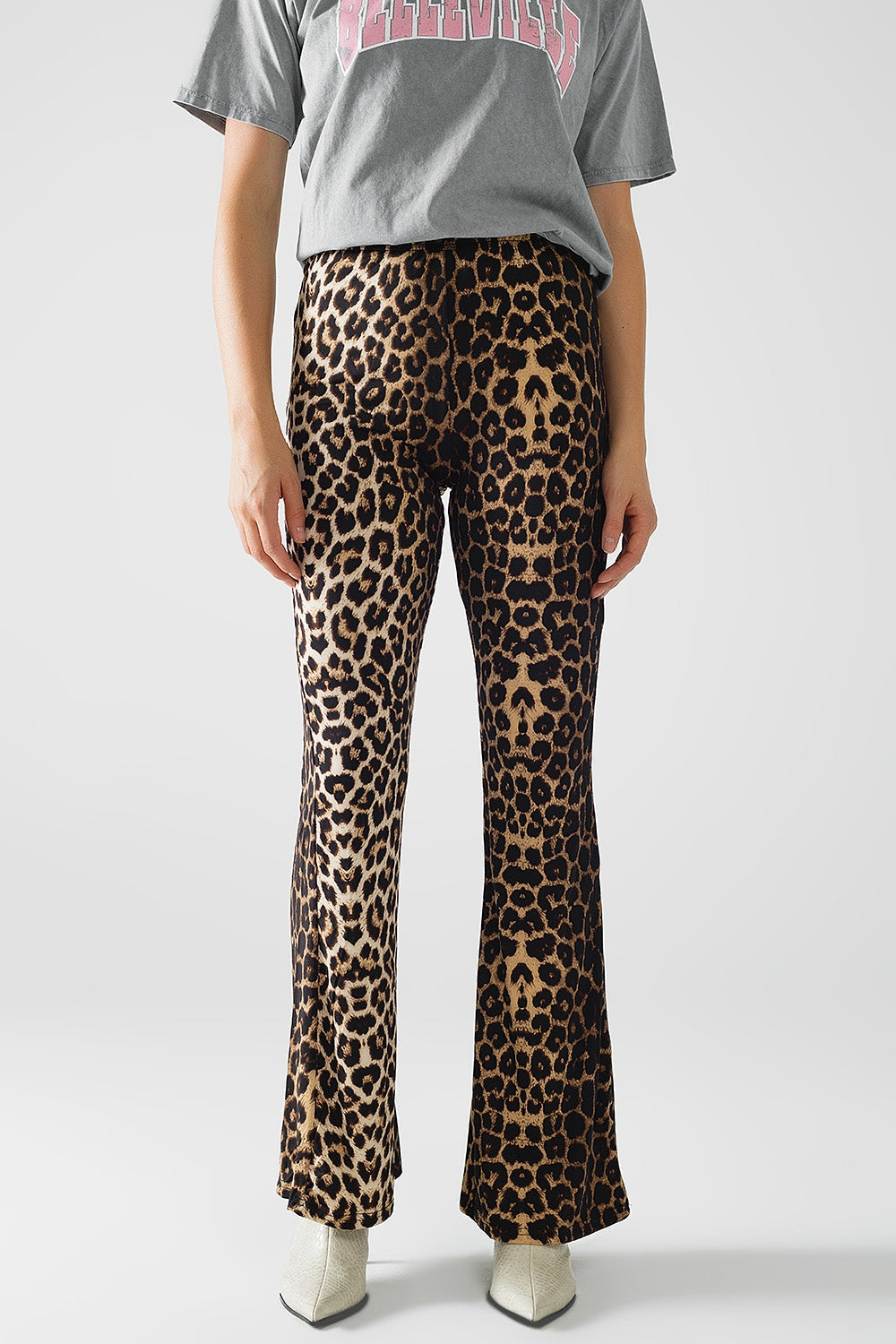 Leggings flare em spandex com estampado de leopardo