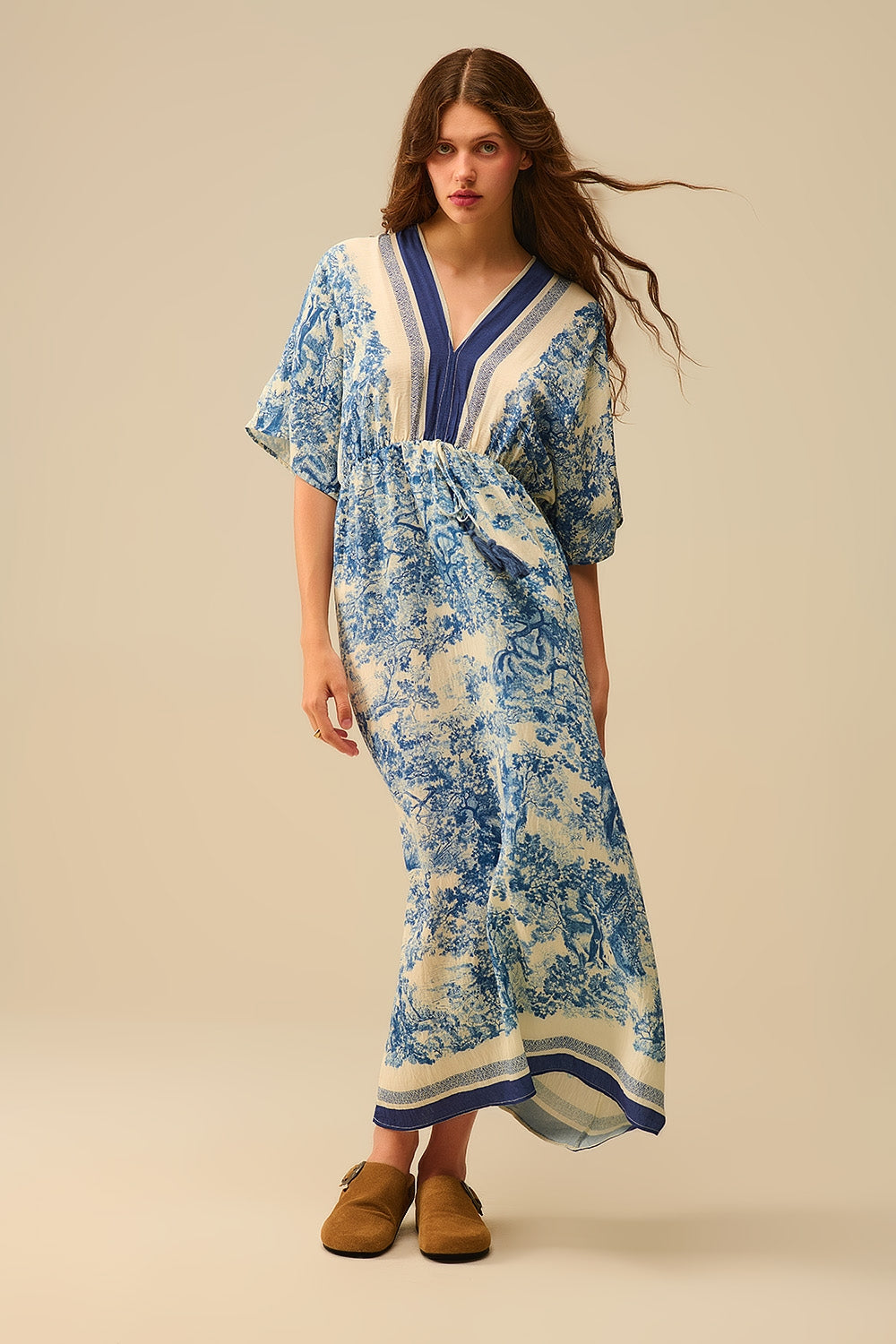 Q2 Flowy V-neck Dress with Toile de Jouy Print