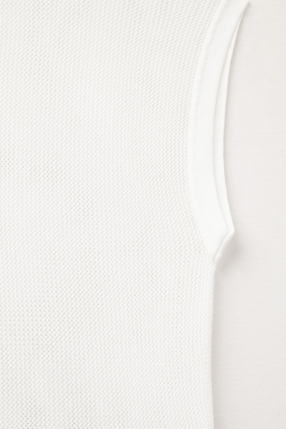 rastergebreide trui in witte kleur