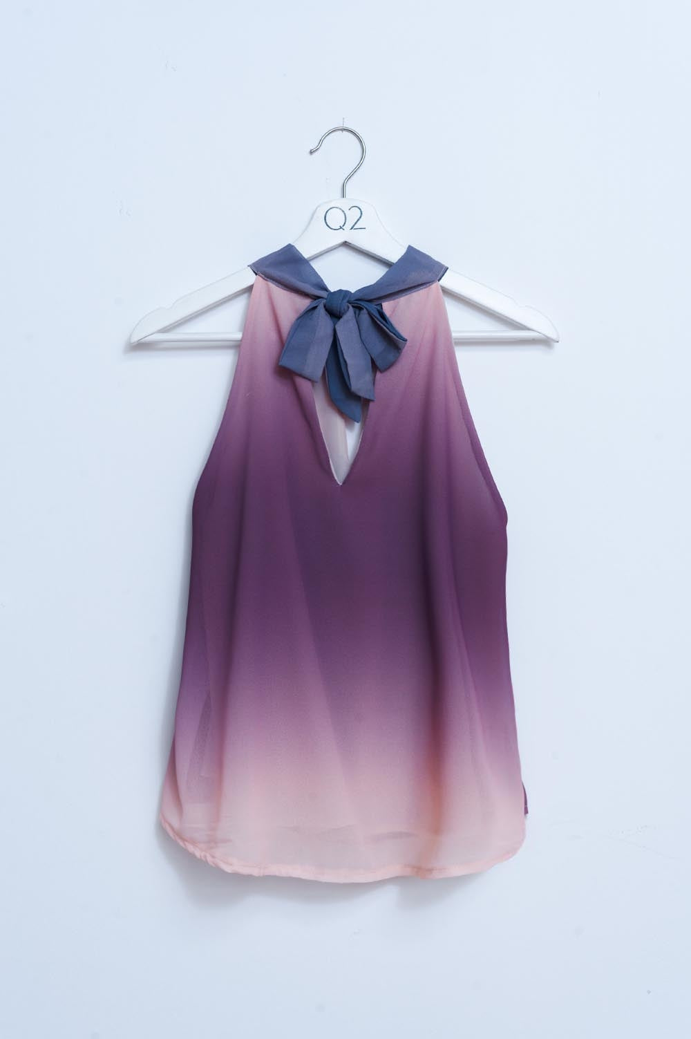 Top decote halter em bege ombré