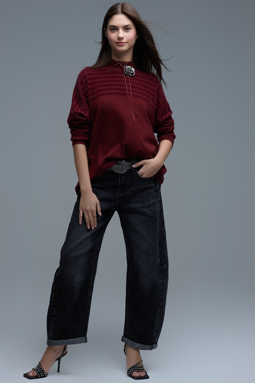 Trui met hoge hals en textuurstrepen in bordeauxrood