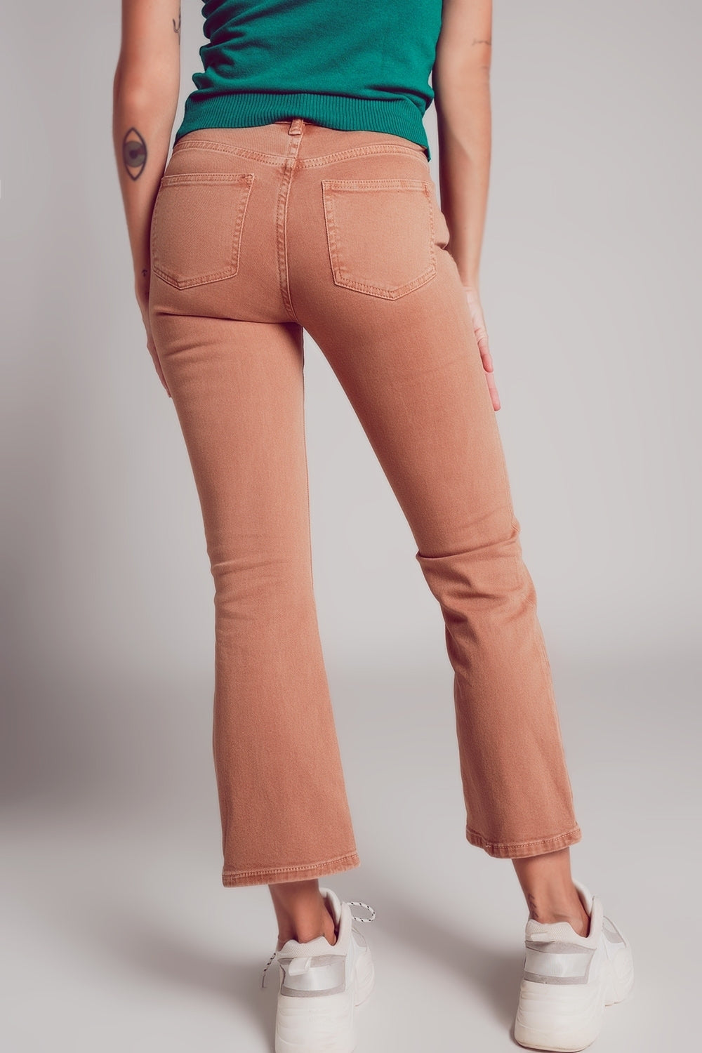 Calça de ganga flare de cintura alta em camel