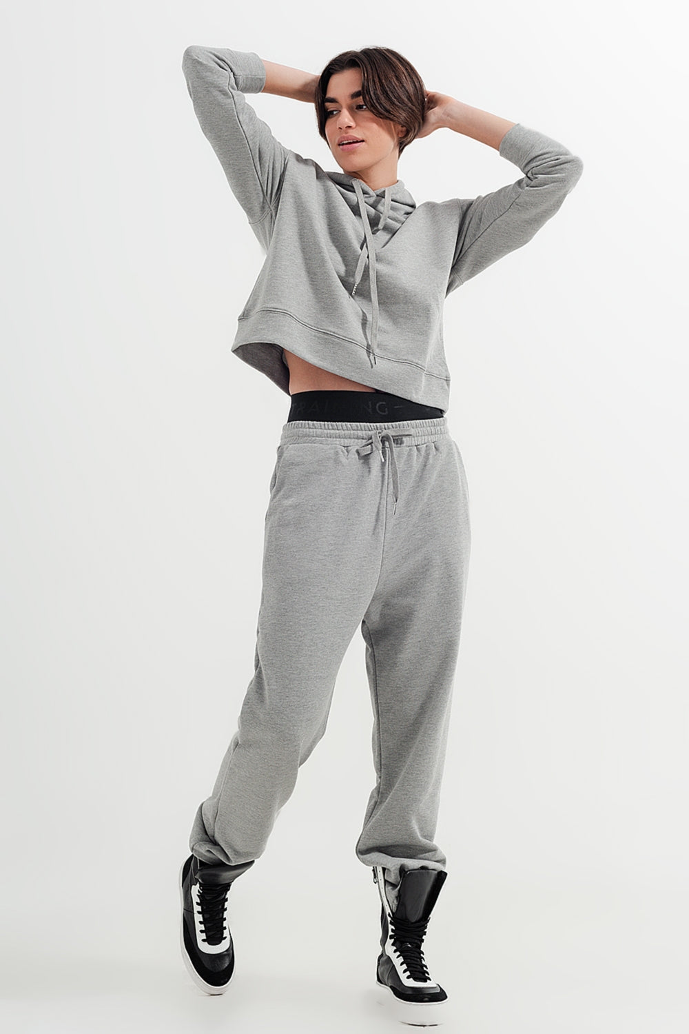 Calça jogger cinza claro mesclado