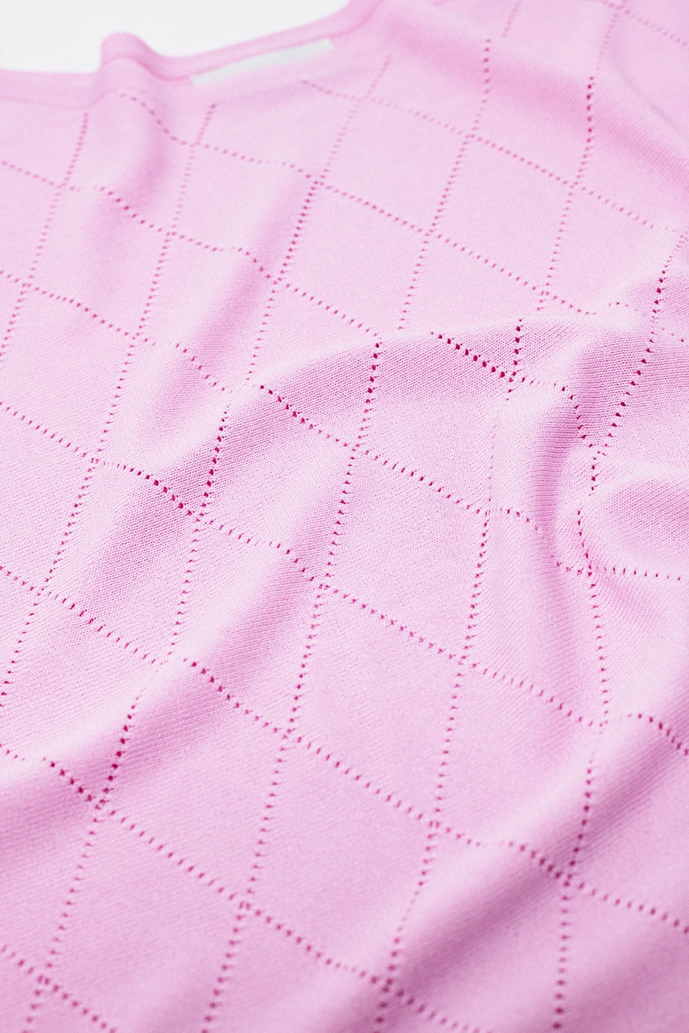 Camisola rosa claro com estampado argyle e gola canoa