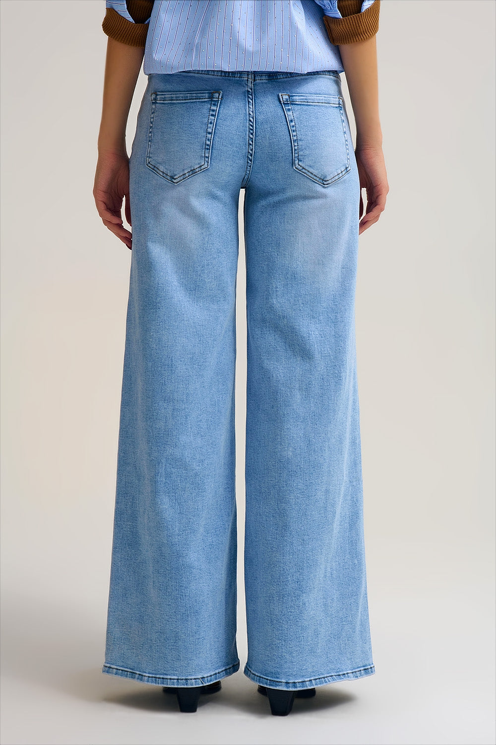 Light Wash Wide-Leg Jeans in Stretch Denim