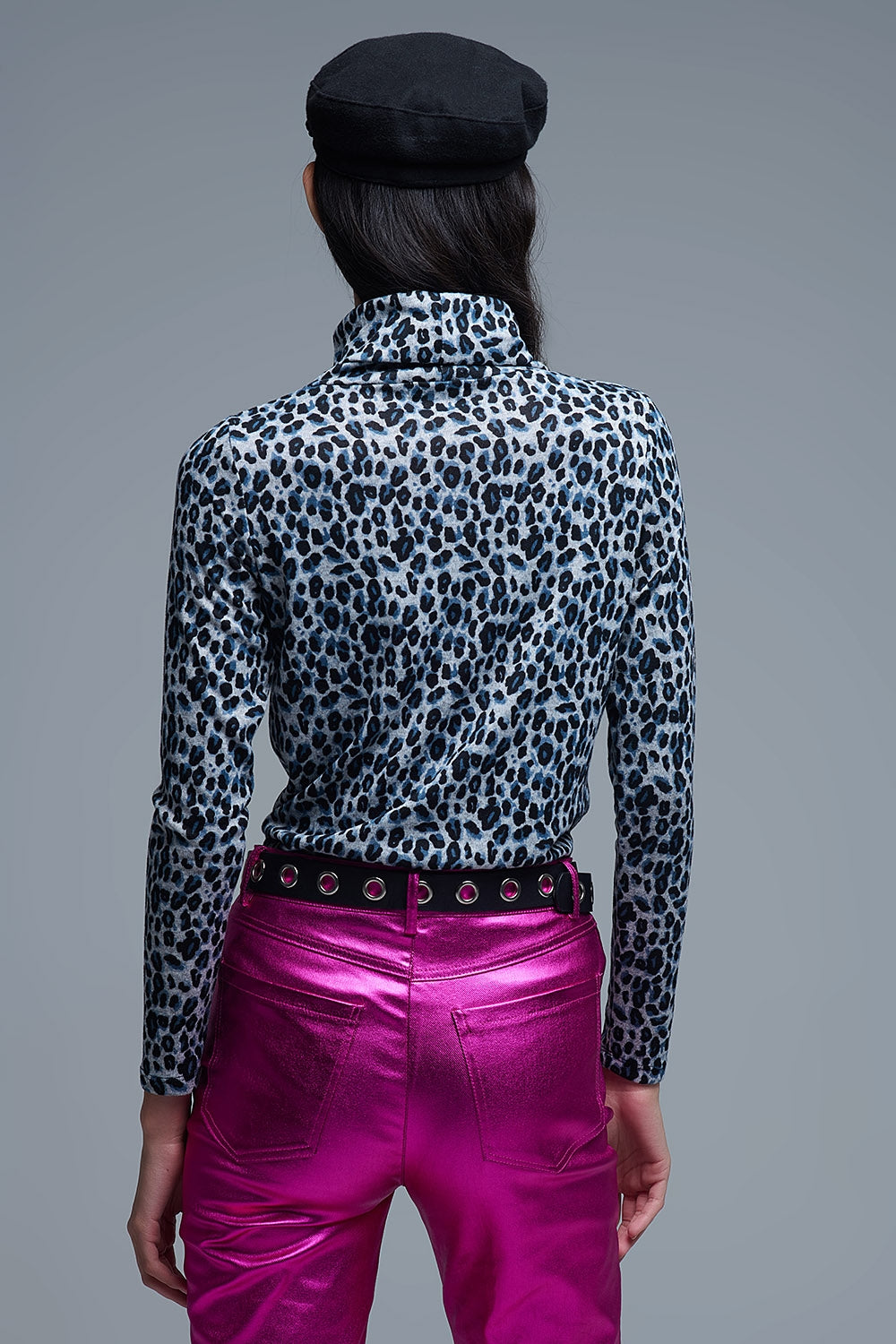Long Sleeve Turtleneck Top in Grey Leopard Print