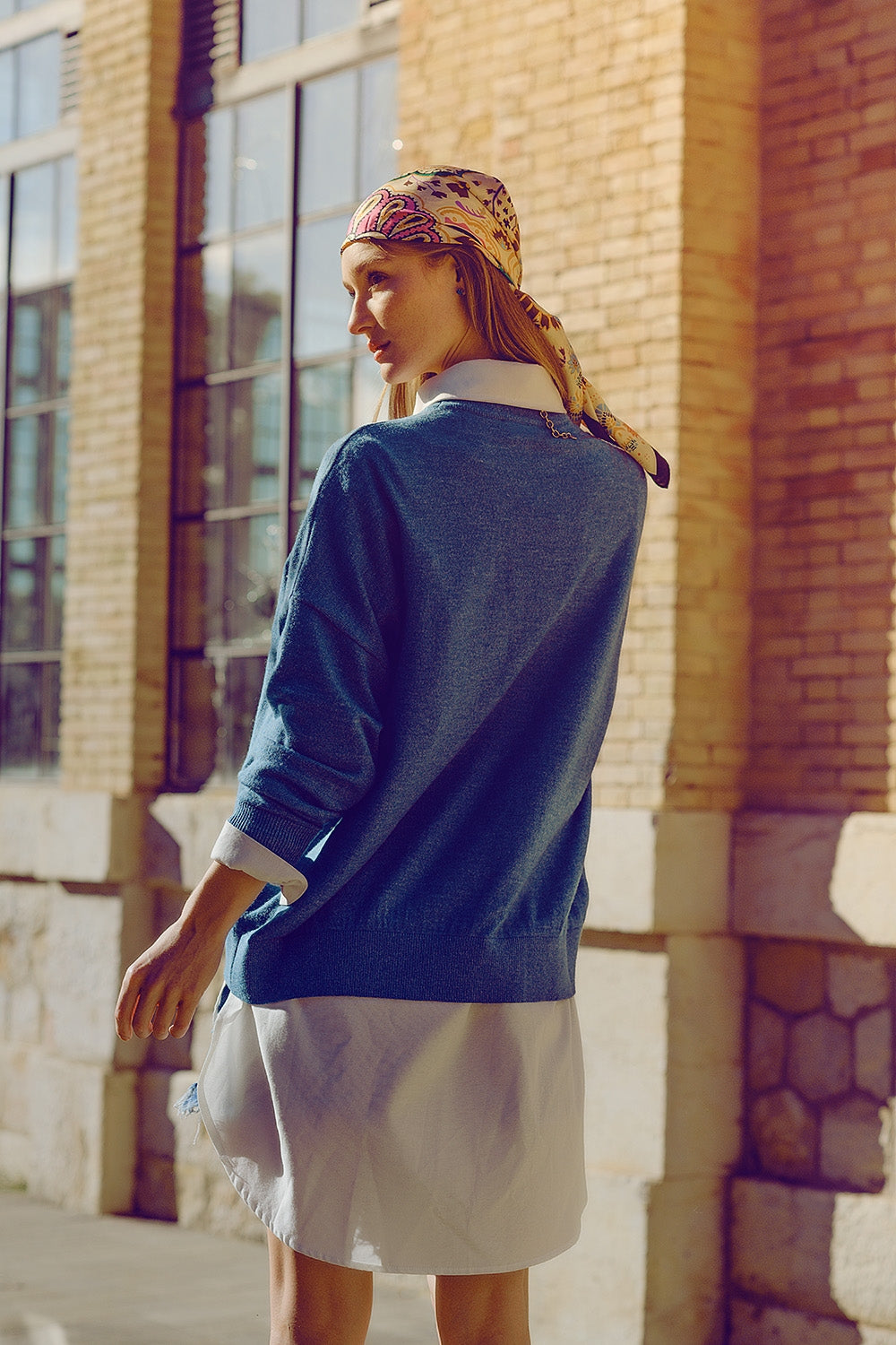 Losse fijngebreide trui in blauw met ronde hals