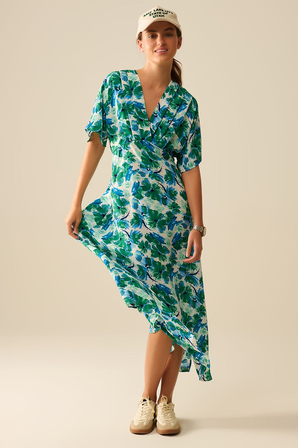 Maxi floral print dress in satin fabric with dropped sleeves