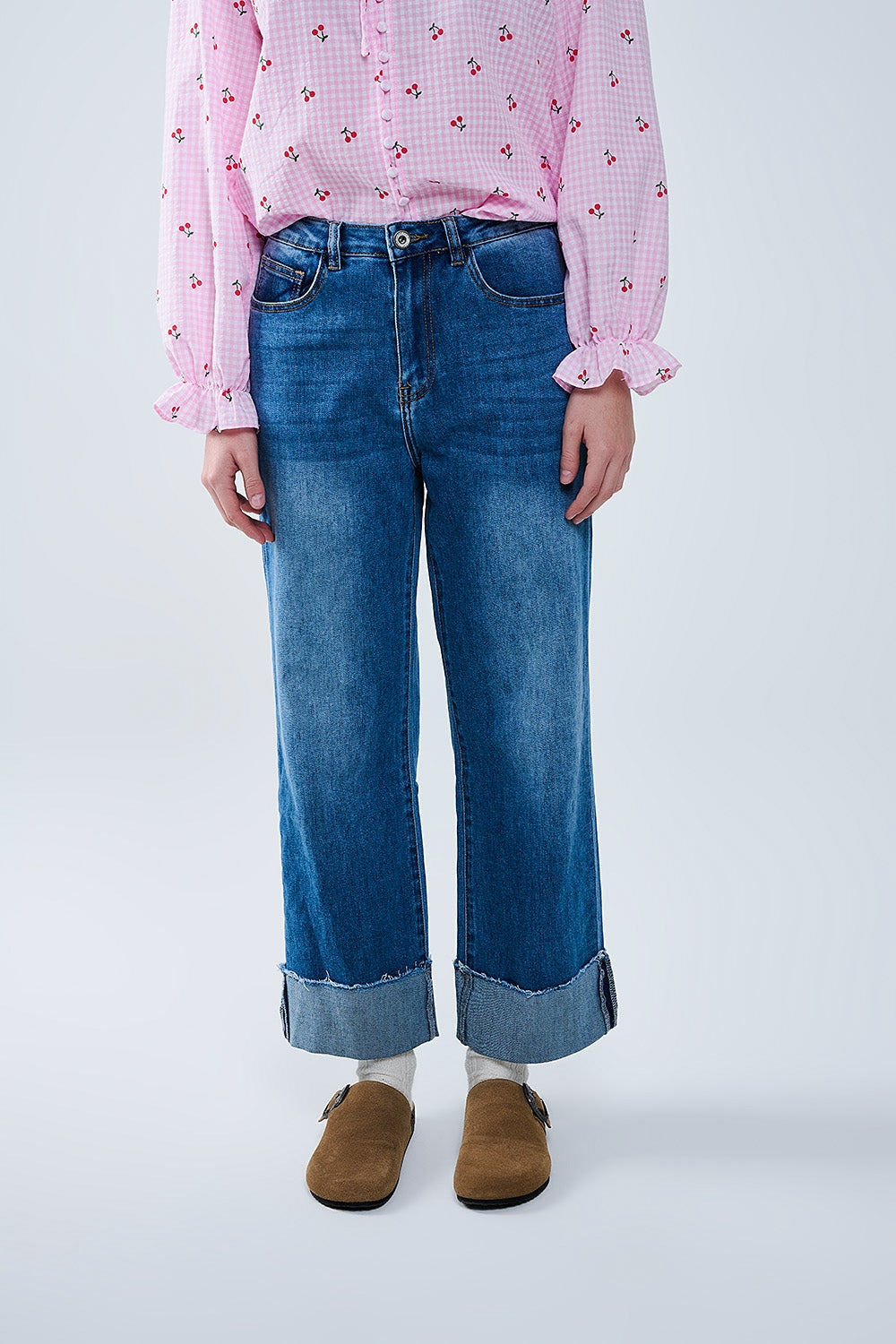 Q2 medium wash straight fit on cuffed hem jeans