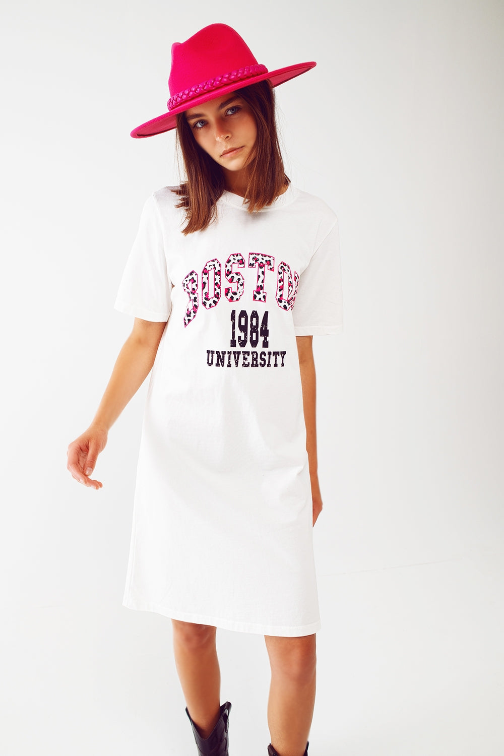 midi t-shirt dress in white boston 1984 university
