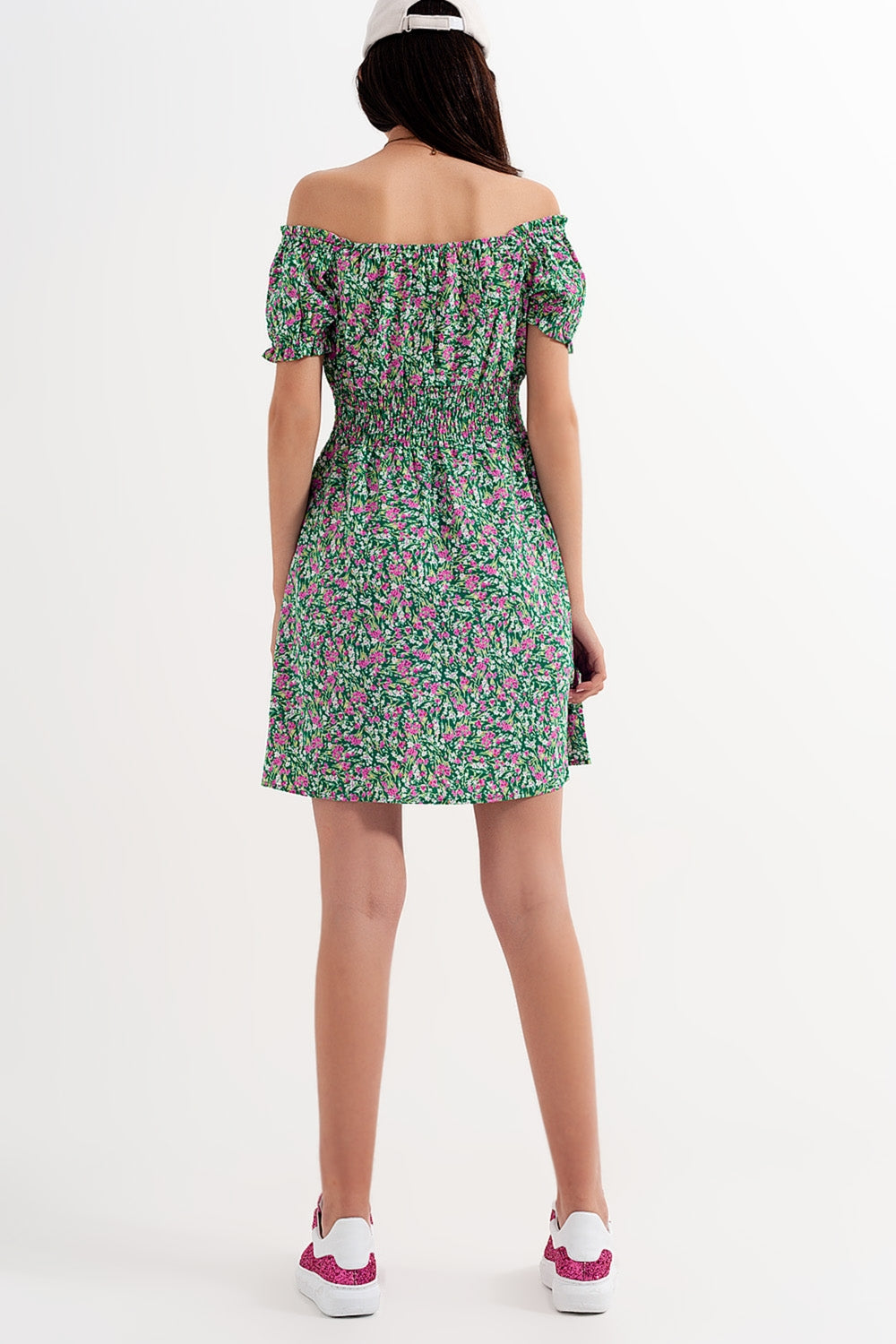 Mini-jurk met gerimpeld detail in groene, fijne bloemenprint