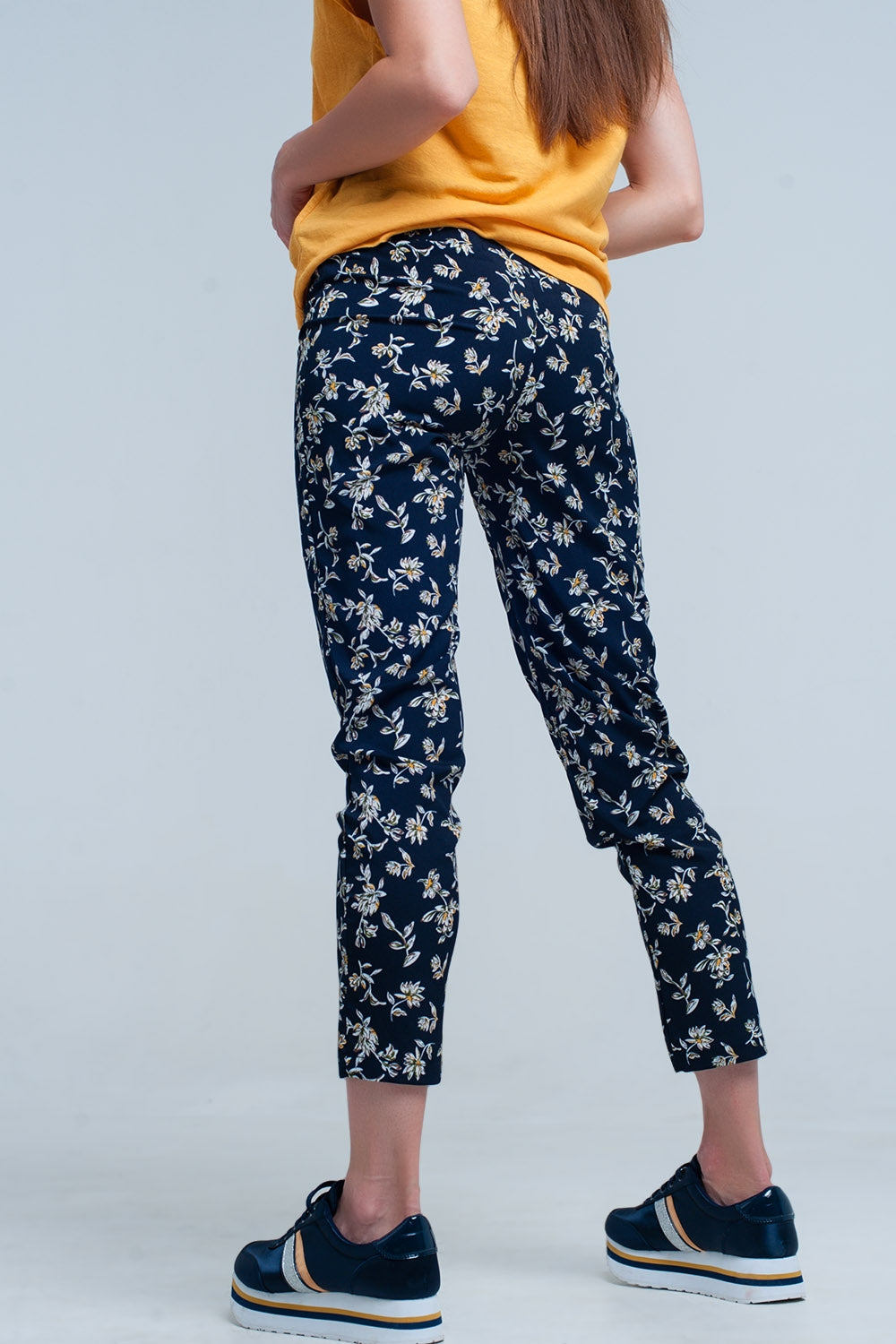Marineblauwe bloemenbroek met riem
