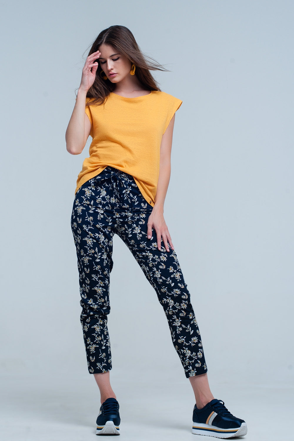 Marineblauwe bloemenbroek met riem