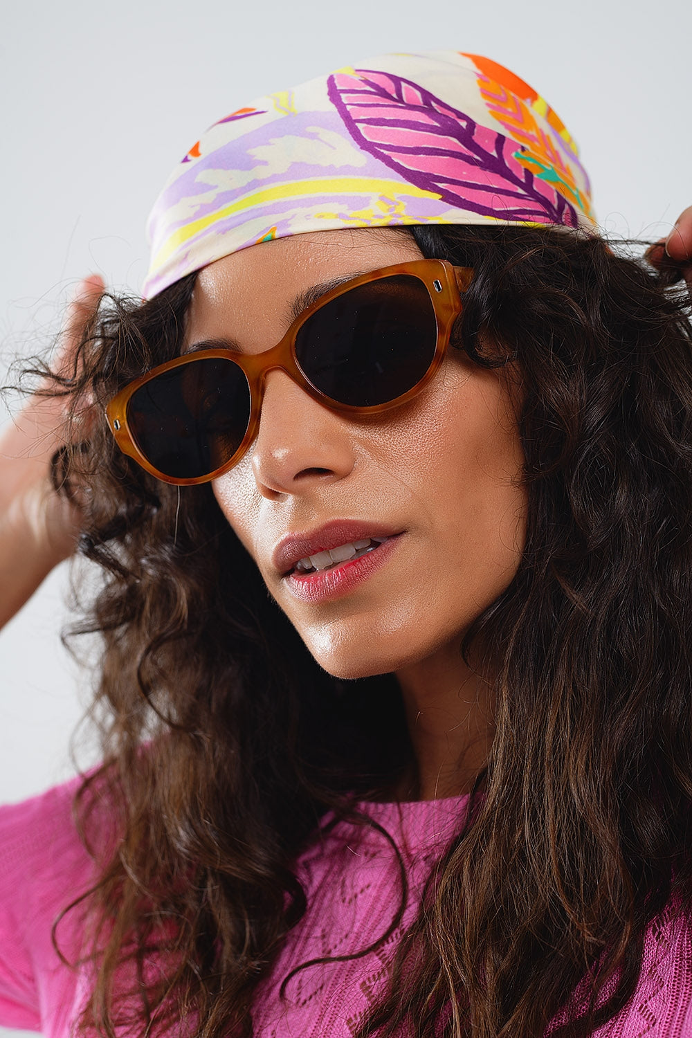 Ovale zonnebril in lichtgeel schildpadpatroon