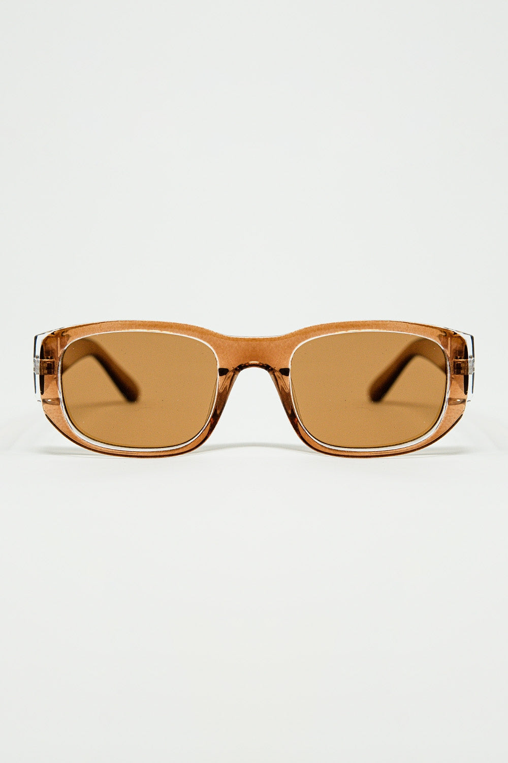 Q2 Oval Sunglasses with High Gloss Transparent Camel Frames