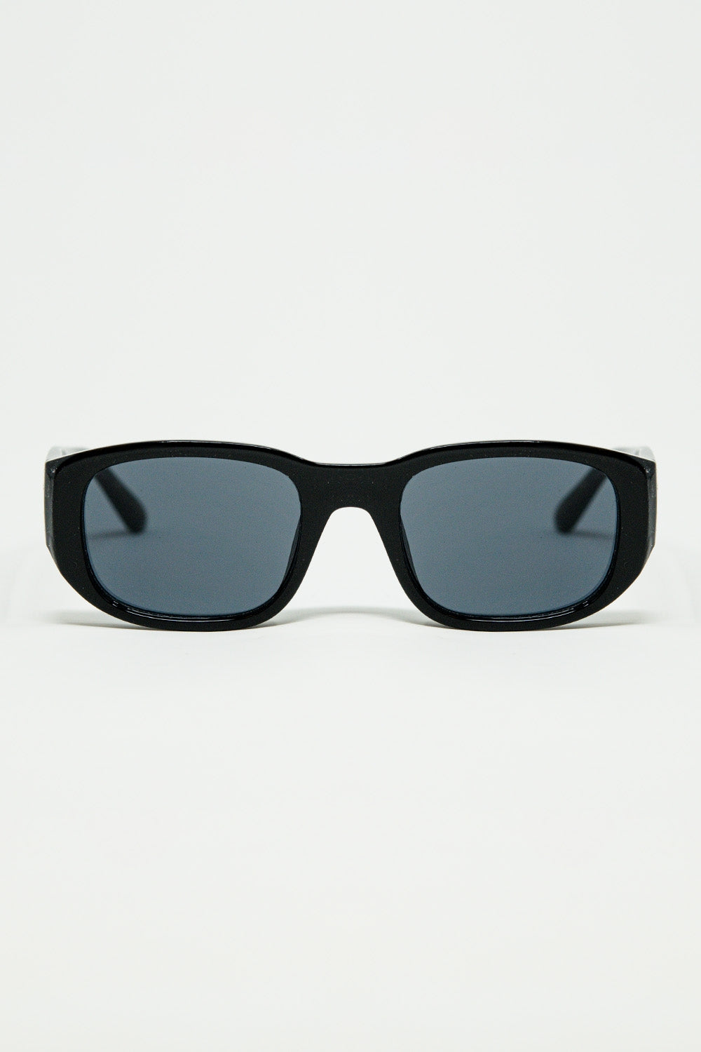 Q2 Oval Sunglasses with High Gloss Transparent Frames in black