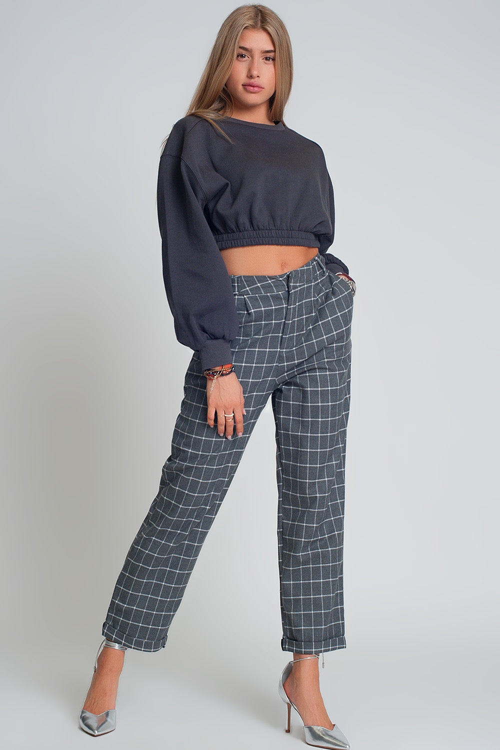 Sweatshirt cropped oversized cinza escuro