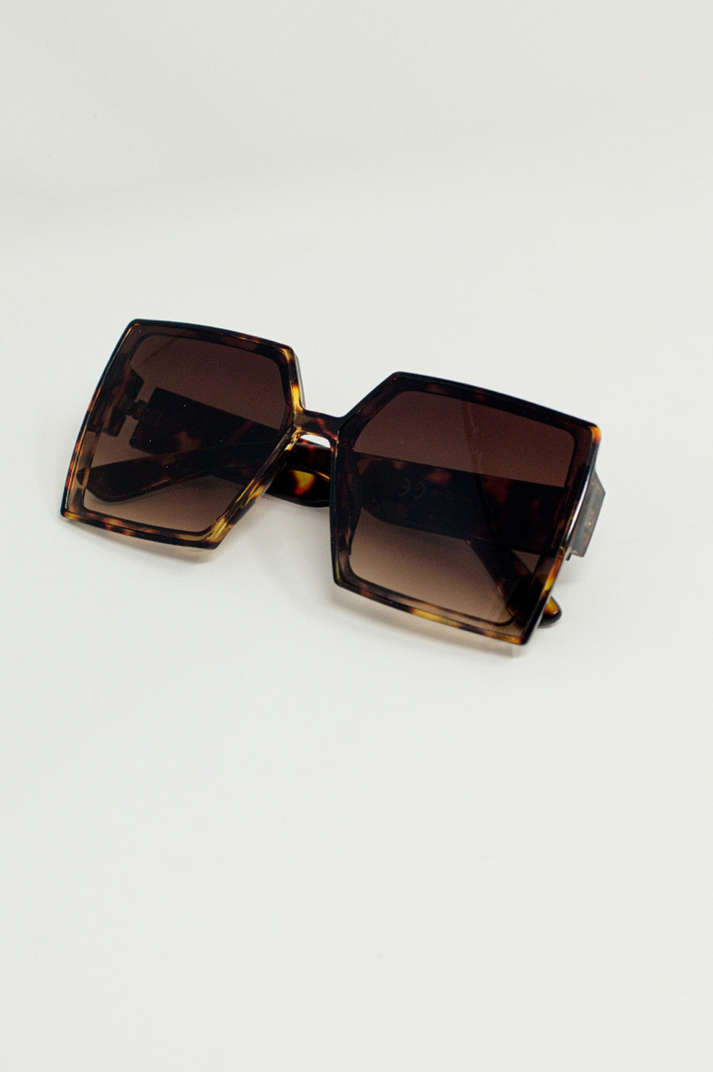 Óculos de sol quadrados grandes em castanho