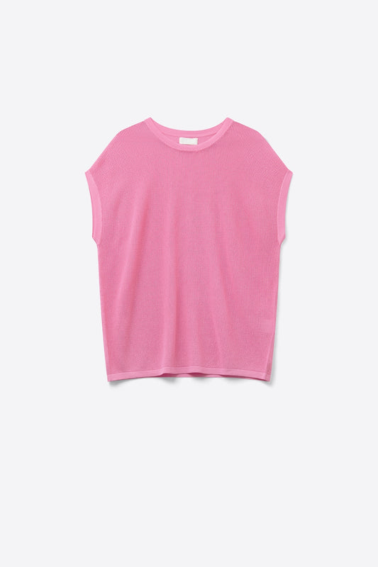 Q2 grid knit sweater in fuchsia color