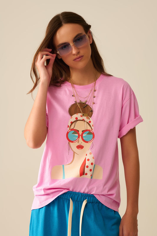 Q2 Pink T-shirt made in Italy with a vintage girl graphic