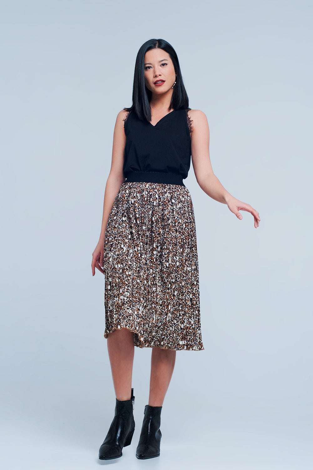 Pleated midi skirt in leopard