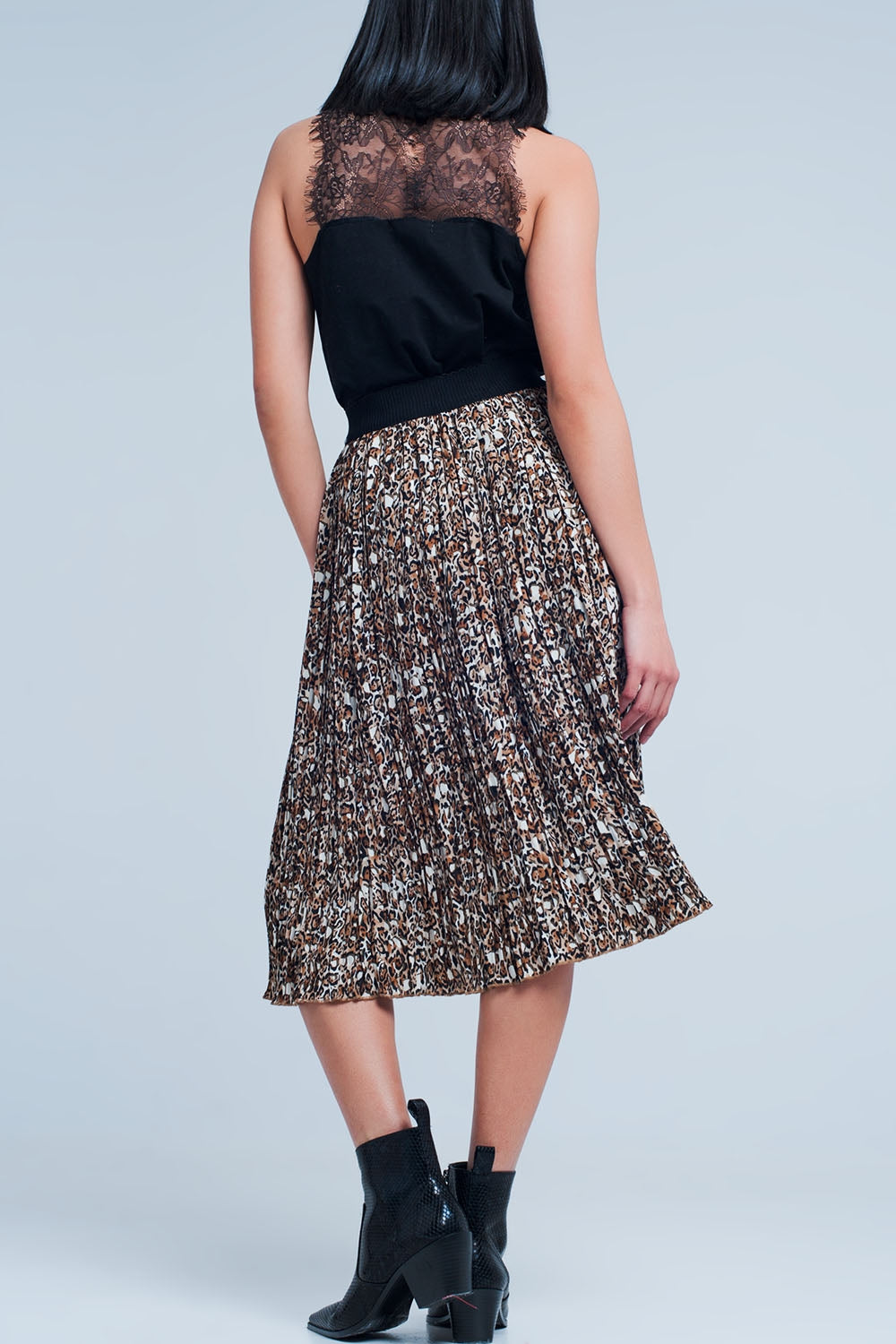Pleated midi skirt in leopard