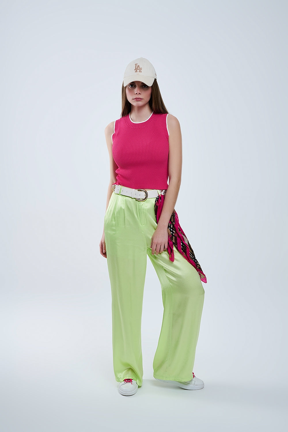 Frambozenroze getailleerd tanktopje met witte rand