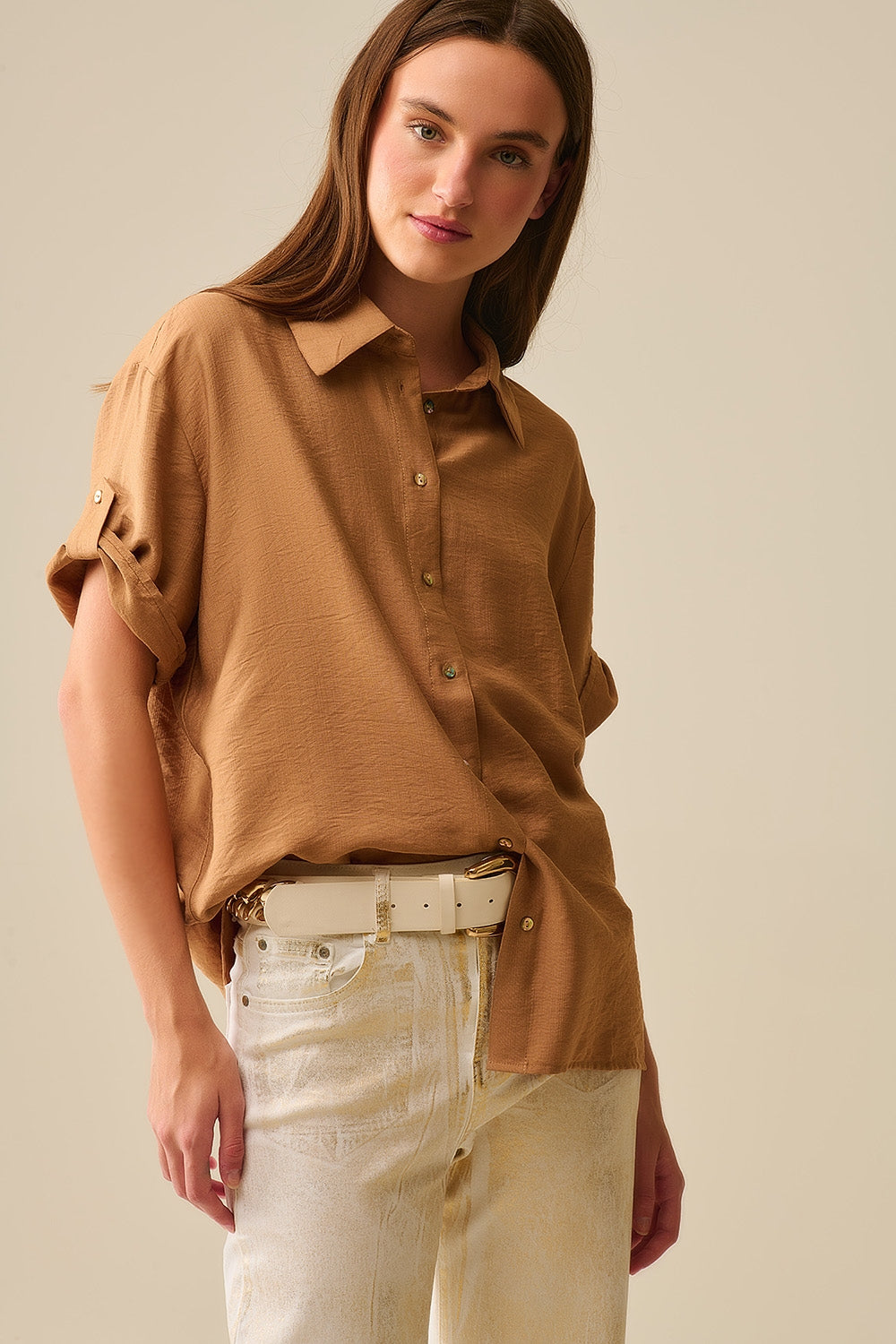 Q2 Relaxed Camel Short Sleeve Shirt With Gold Buttons