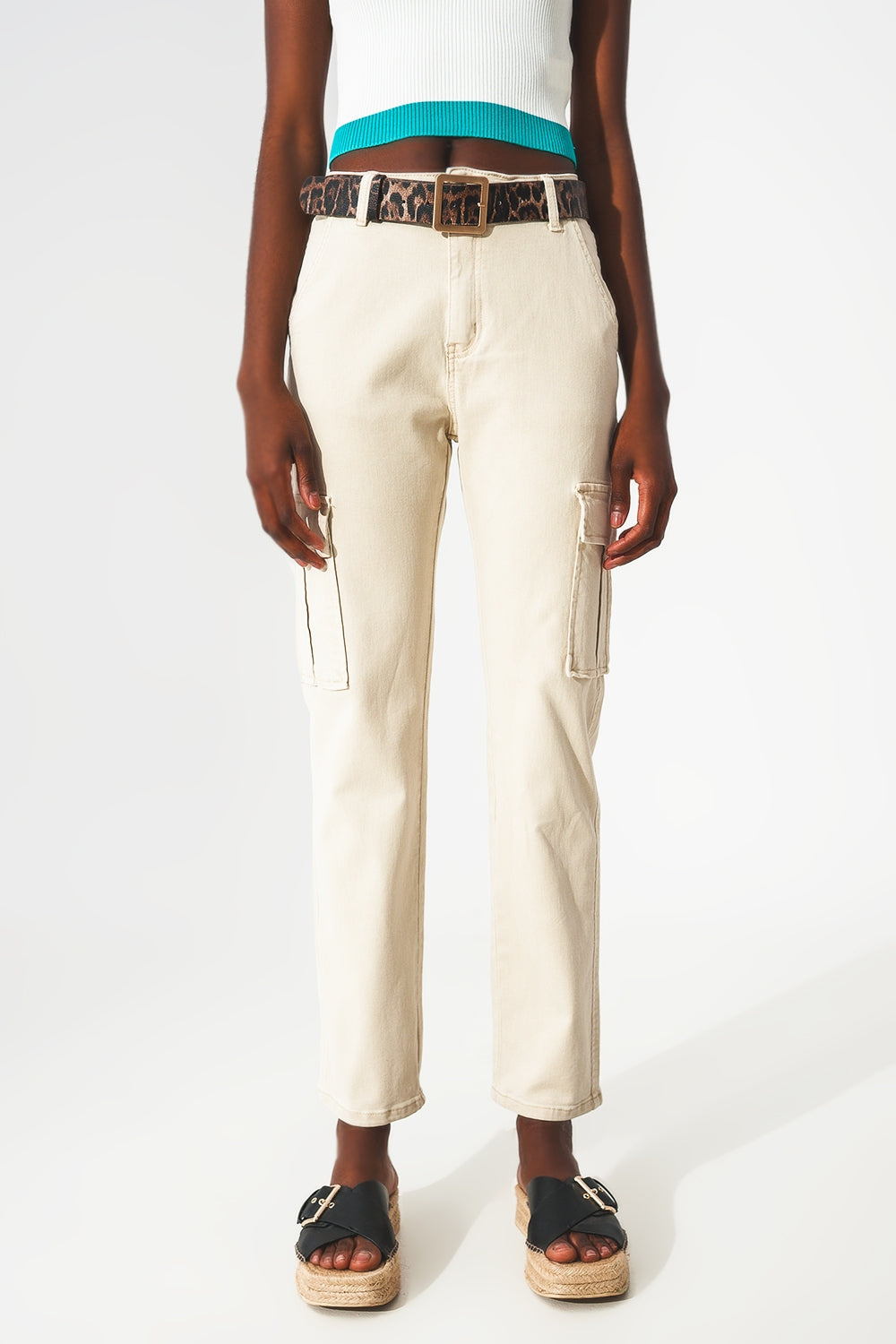 Relaxed cargo pants in beige