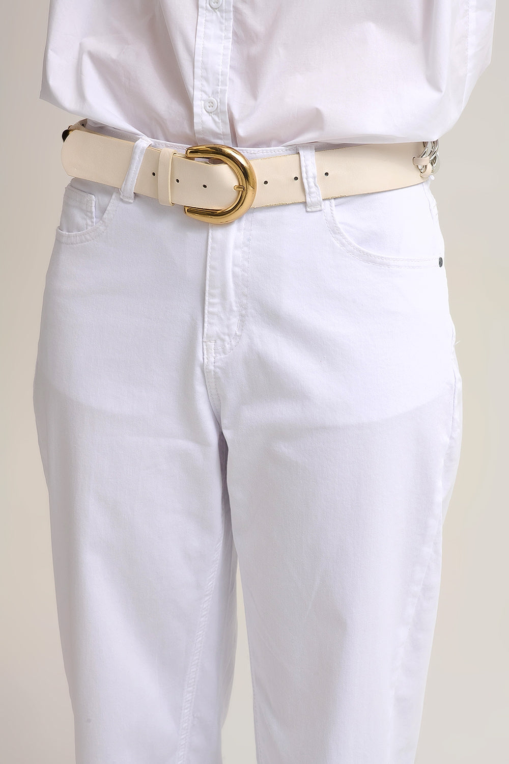 Relaxed Tapered Pants in white Comfy Stretch