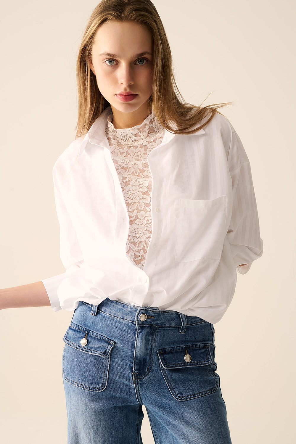 Blusa listrada branca relaxada