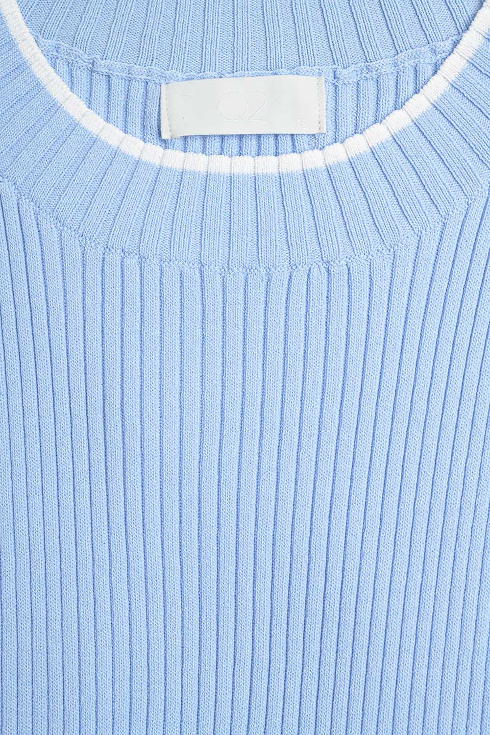 Geribbelde top met kapmouw in blauw met witte rand