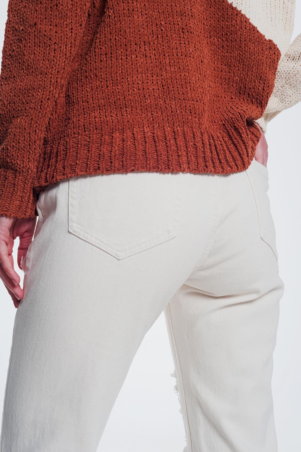 ripped boyfriend jeans in beige