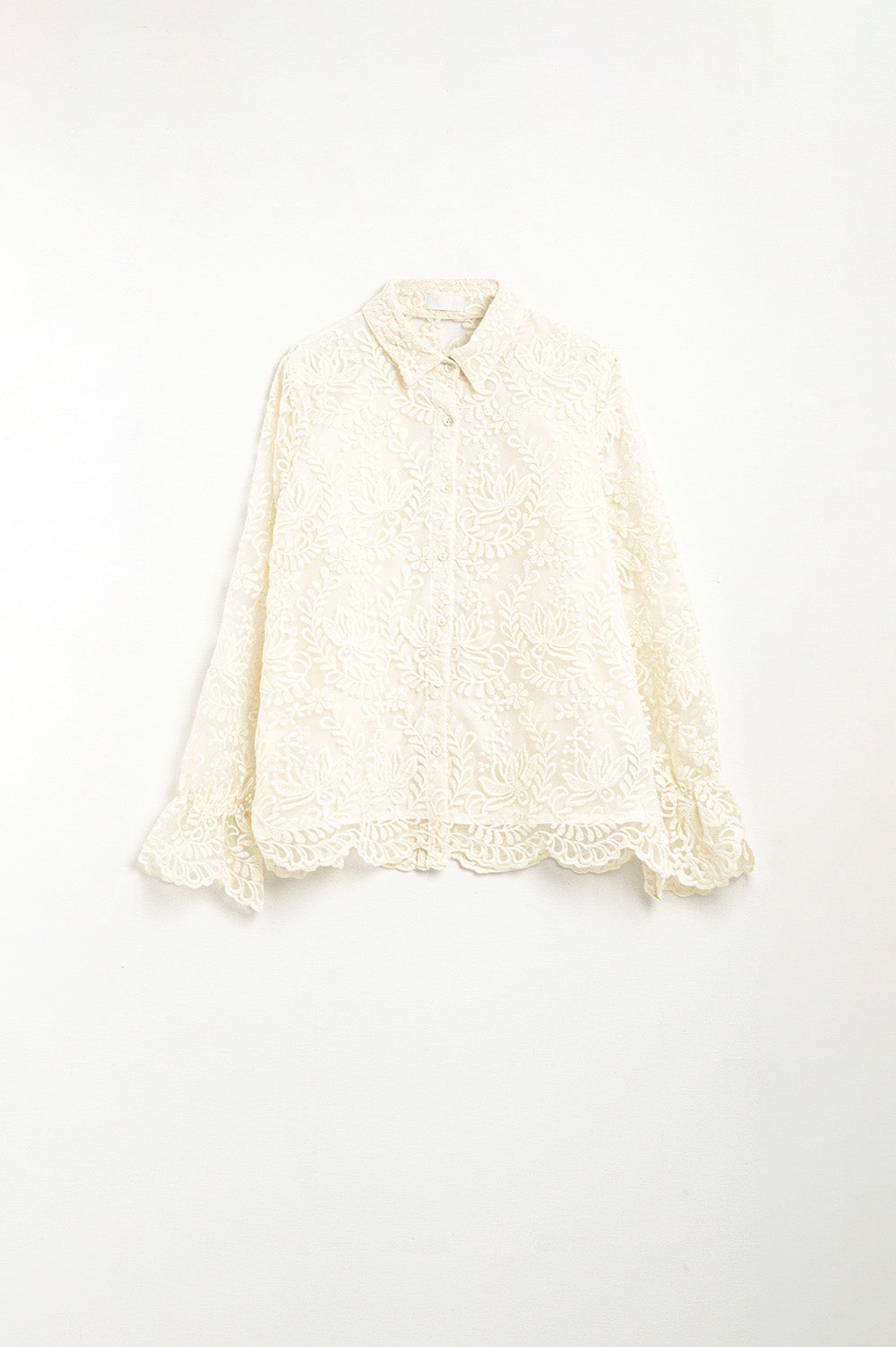 Camisa romântica de renda bege com mangas balão