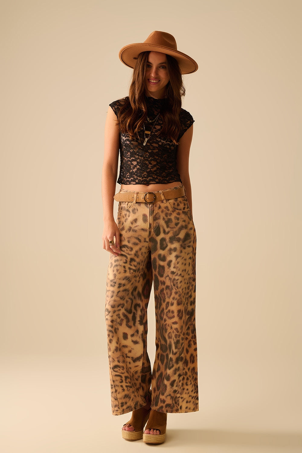 Romantic Lace T-shirt With Cap Sleeves in Black