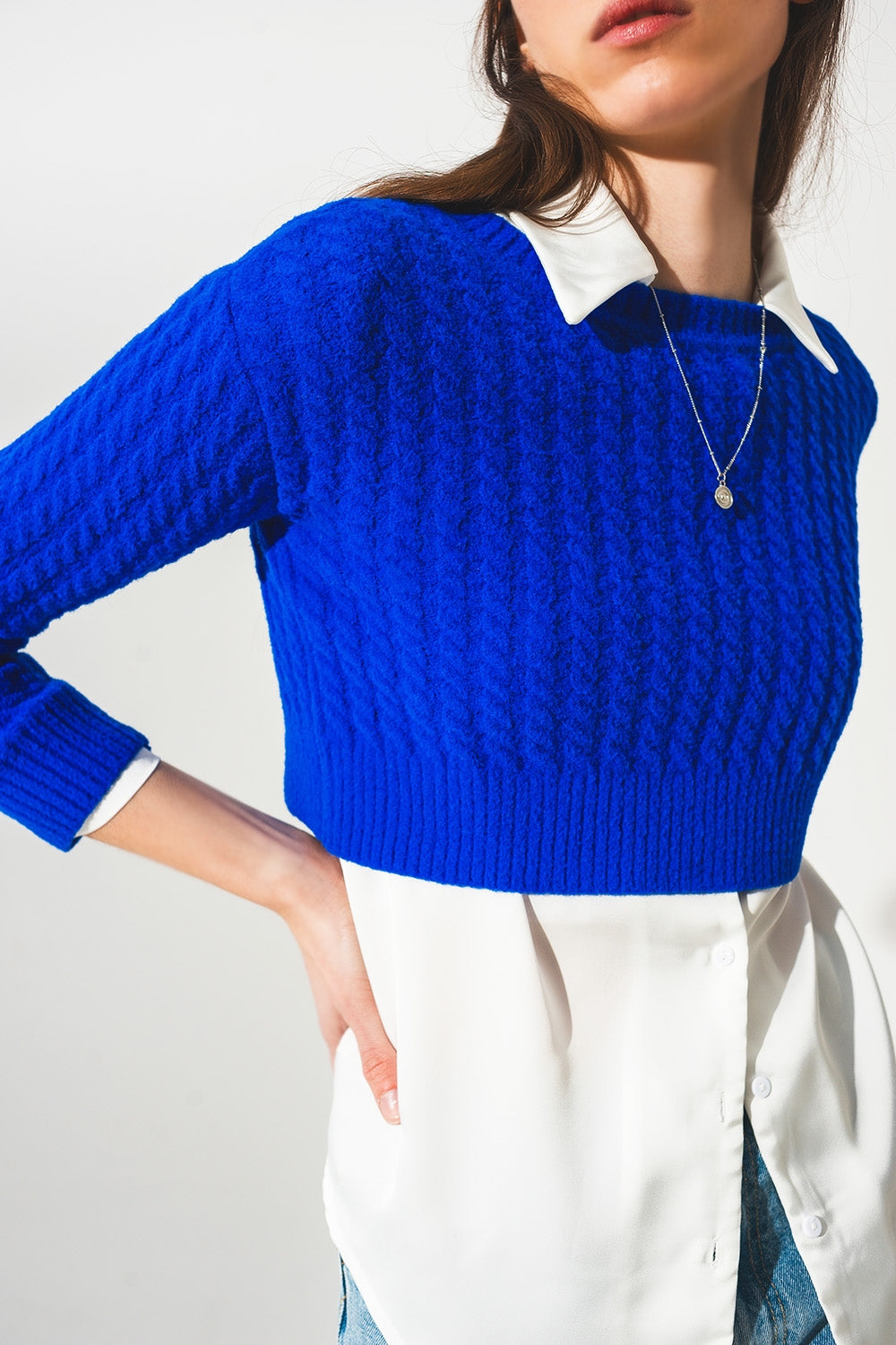Round neck cable knit crop jumper in blue