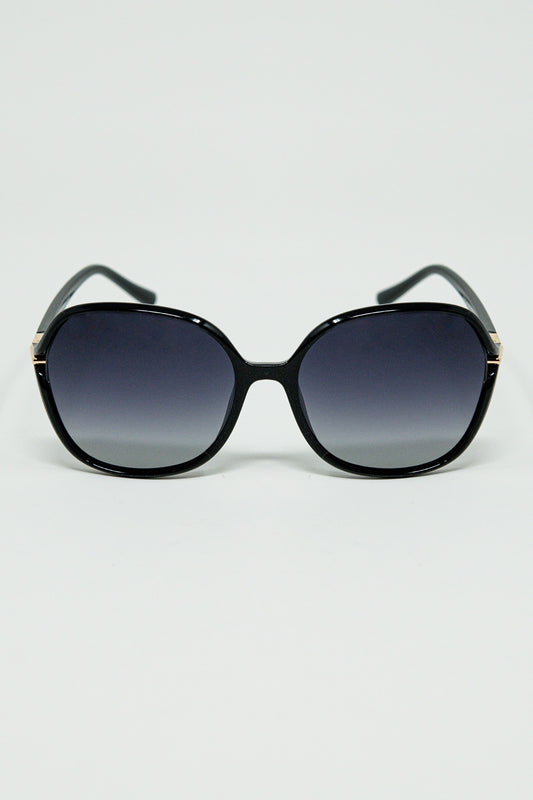 Q2 Round sunglasses in black with gold metal detail