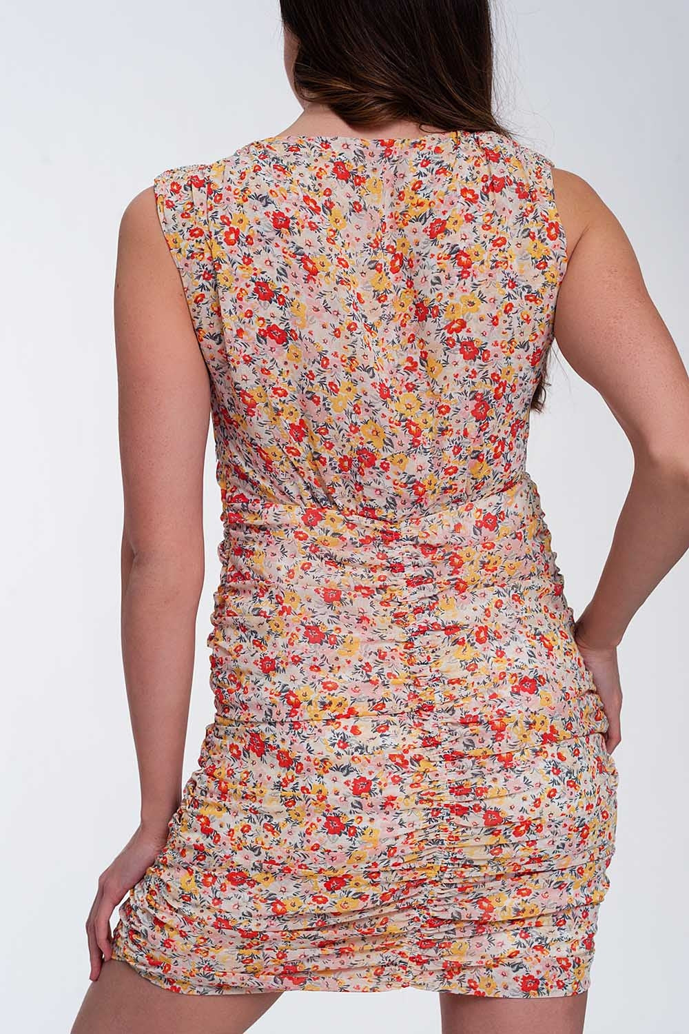 Gerimpelde, nauwsluitende mini-jurk met bloemenprint van mesh