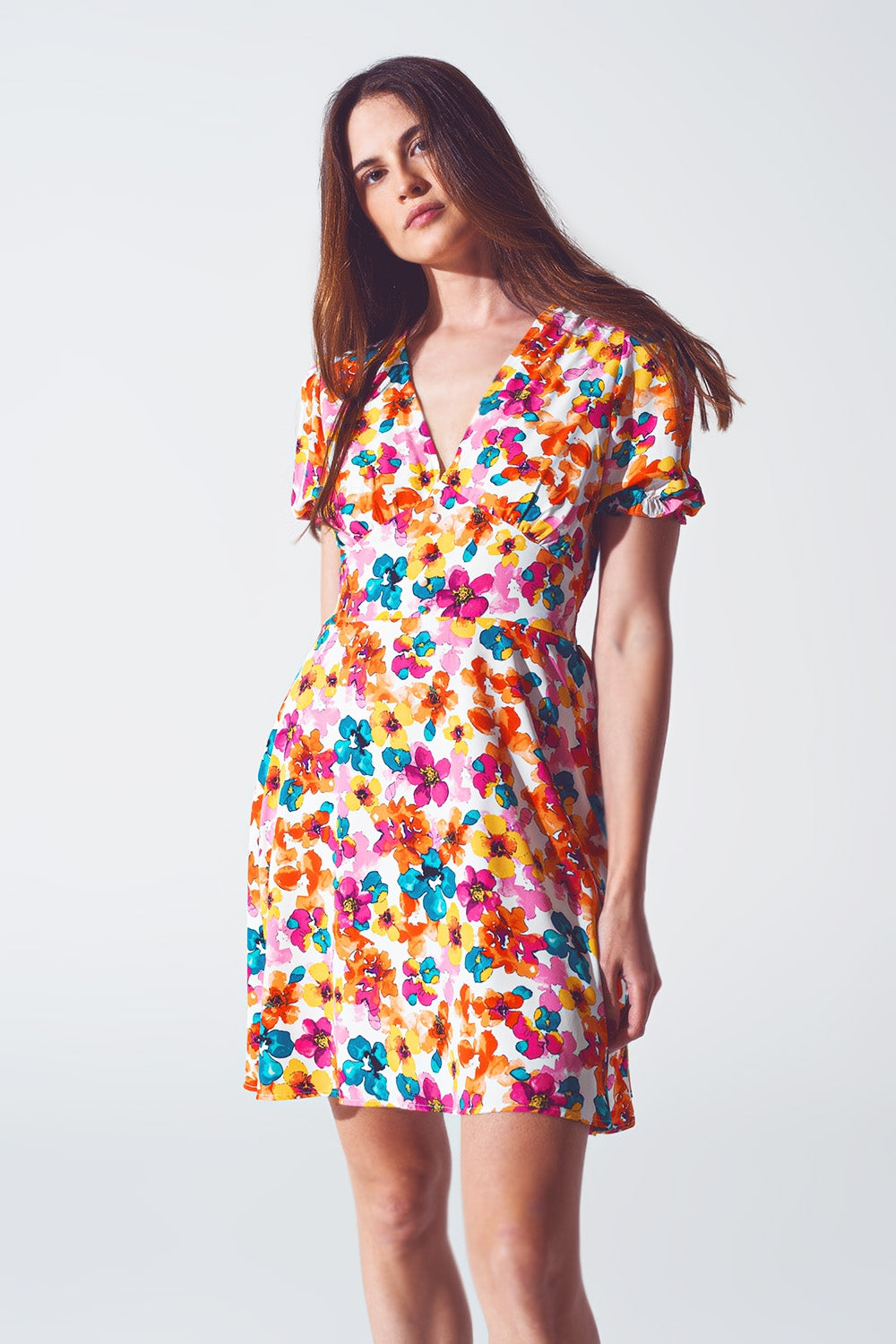 Short dress with cinched waist in multicolor floral print