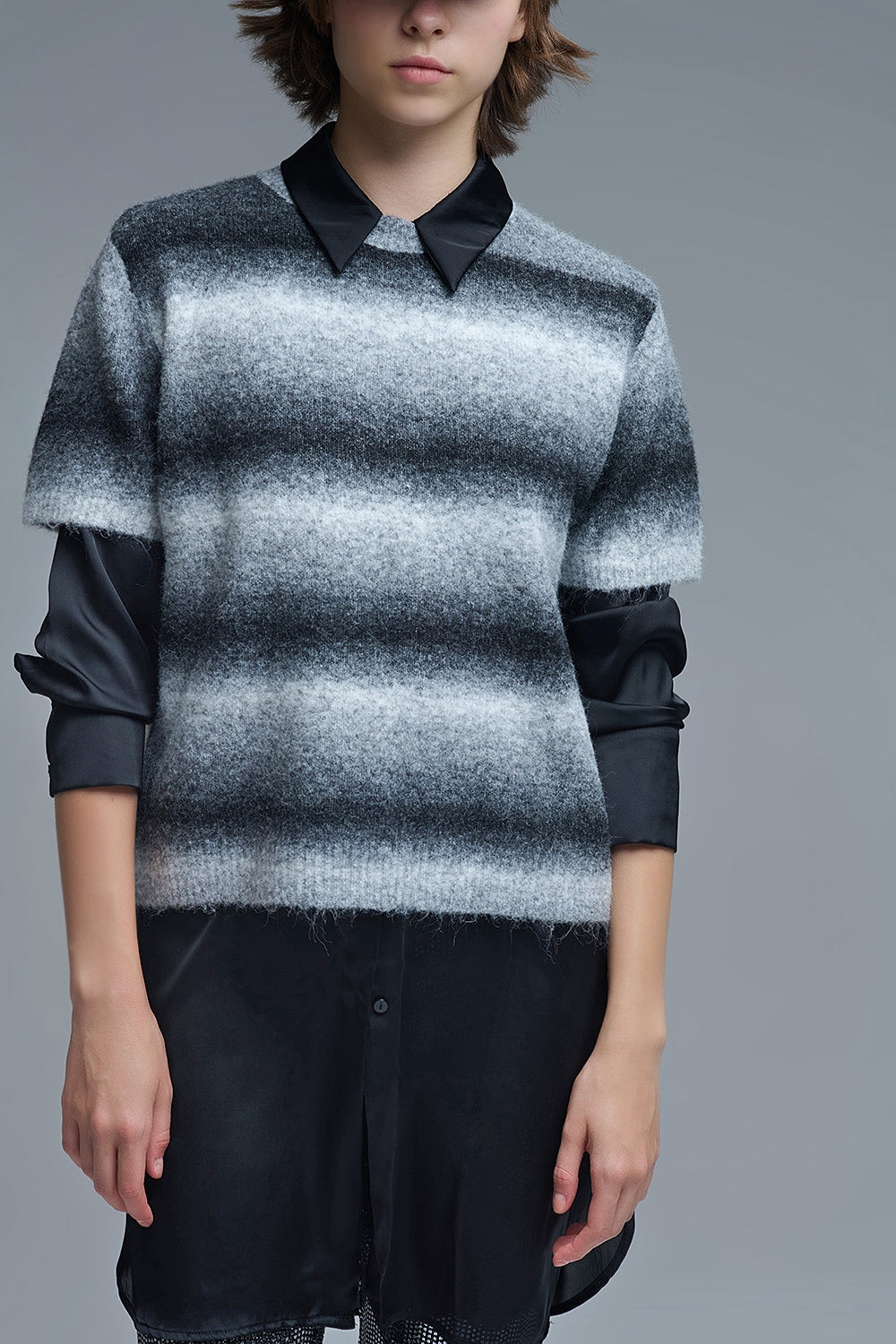 Short Sleeve Ombré Striped Sweater in Grey