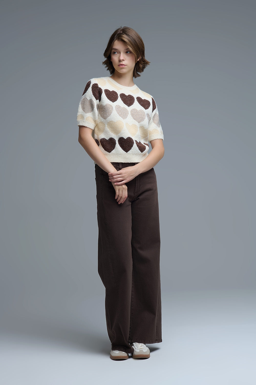 Short Sleeve Printed Heart Sweater in Beige