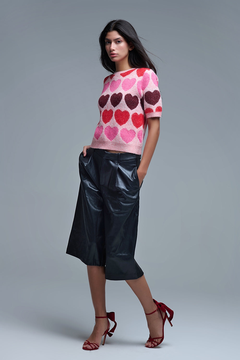 Short Sleeve Printed Heart Sweater in Pink